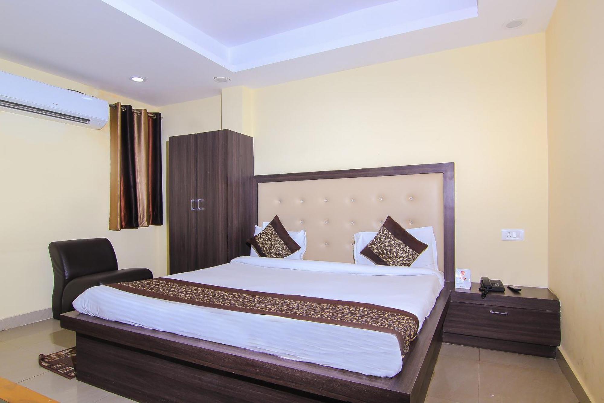 Oyo Flagship Hotel Cz Near Phoenix United Lucknow Buitenkant foto