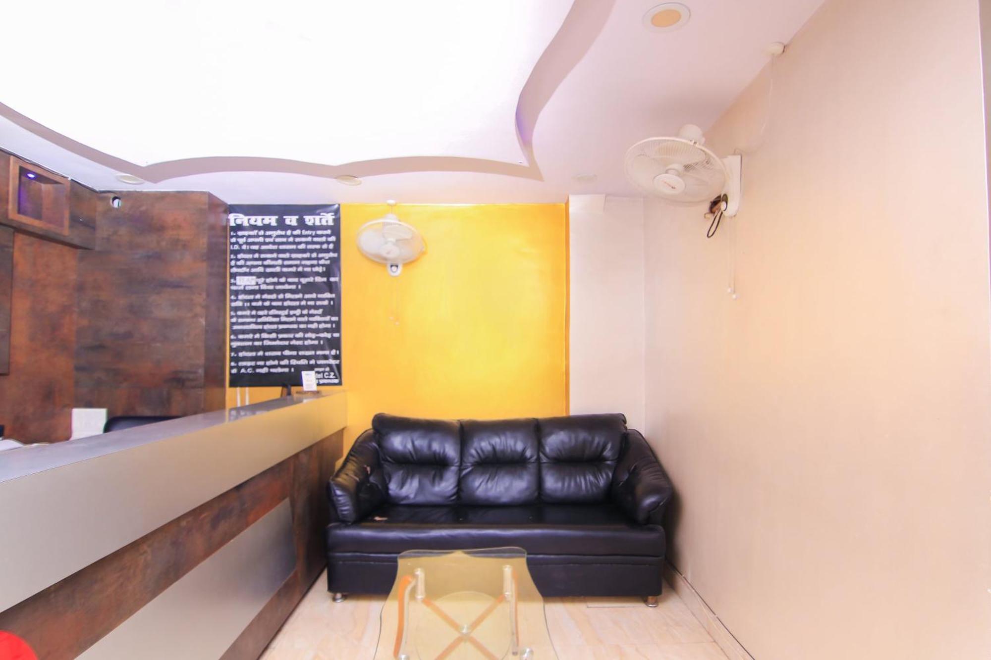 Oyo Flagship Hotel Cz Near Phoenix United Lucknow Buitenkant foto